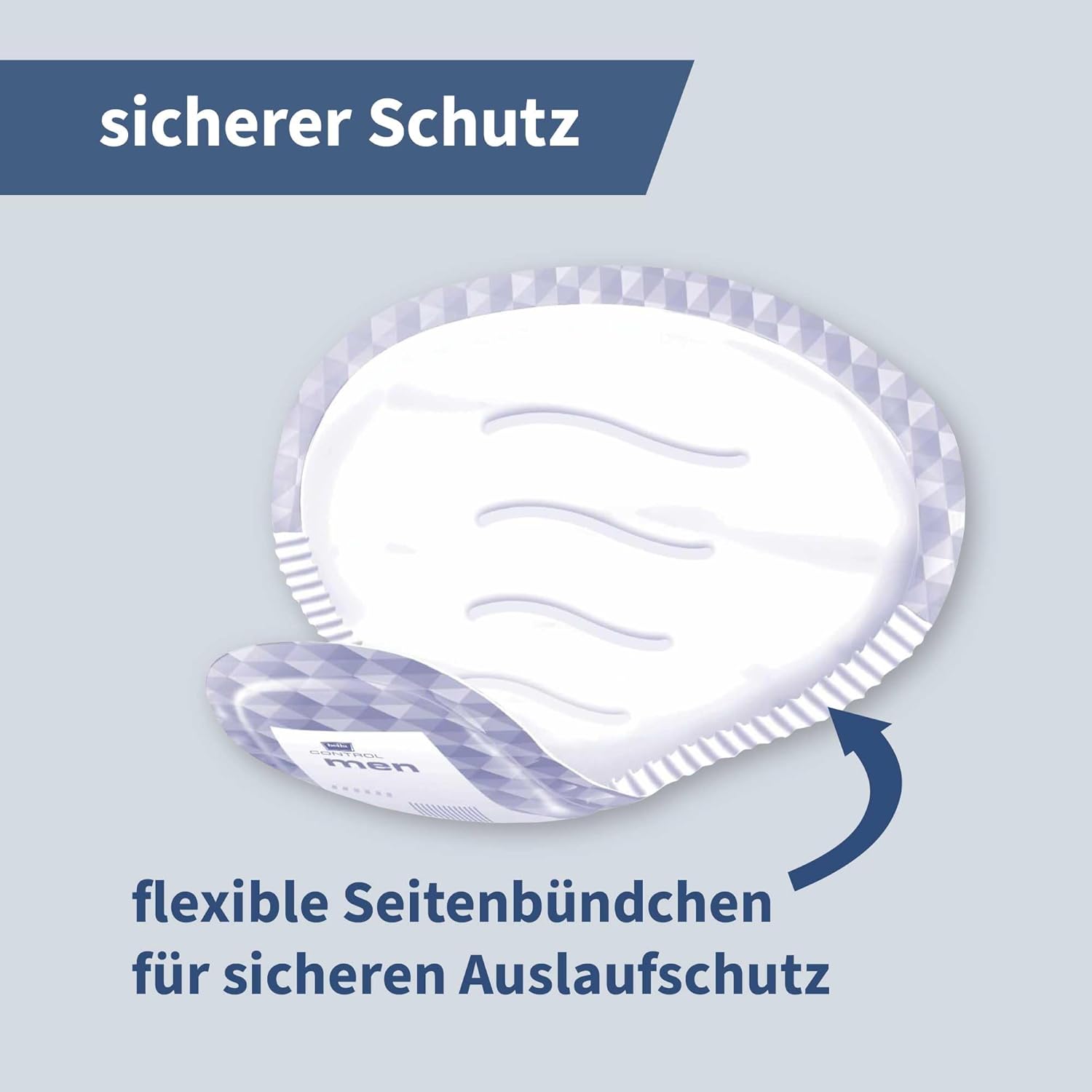 Ein Saugschutzprodukt liegt schräg auf einer einfarbigen Hintergrundfarbe. Der Schutz hat flexible Seitenbündchen für sicheren Auslaufschutz. Darüber steht der Text -sicherer Schutz- und -flexible Seitenbündchen für sicheren Auslaufschutz-.